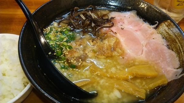 「豚トンラーメン 750円＋ライス 100円」@市川らーめん工房 こころこの写真