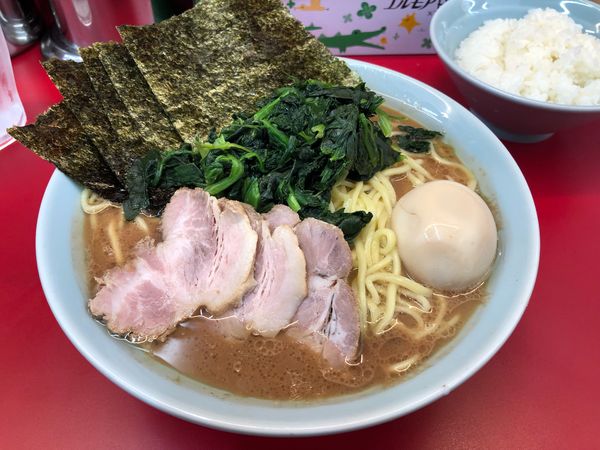 「特上ラーメン」@横浜ラーメン 武蔵家 大宮店の写真