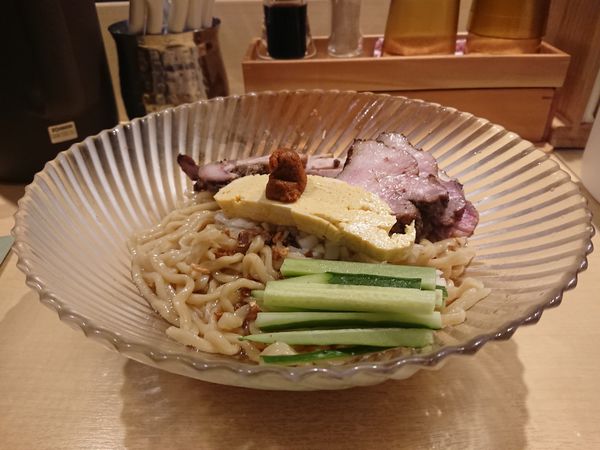 「富士幻豚の焼豚冷やし中華そば＋富士幻豚焼豚増し」@饗 くろ㐂の写真