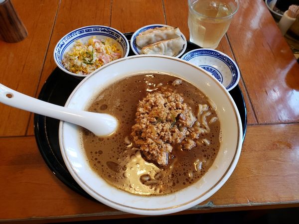 「濃厚醤油ラーメン Bセット」@中国ラーメン 揚州商人 池上店の写真