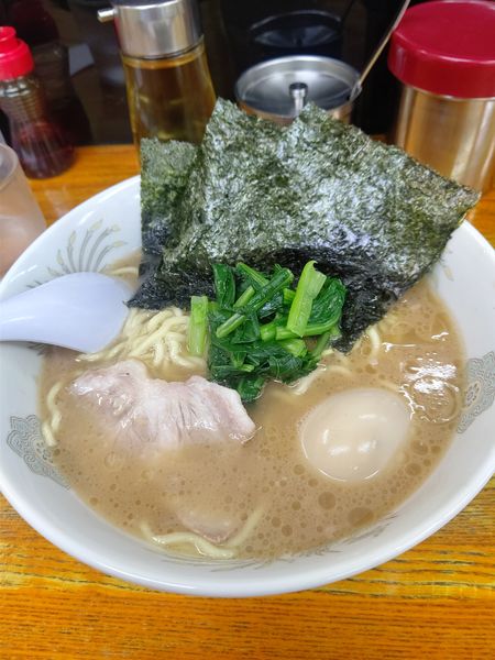 「ラーメン+味玉」@横浜ラーメン厨房 うえむらやの写真