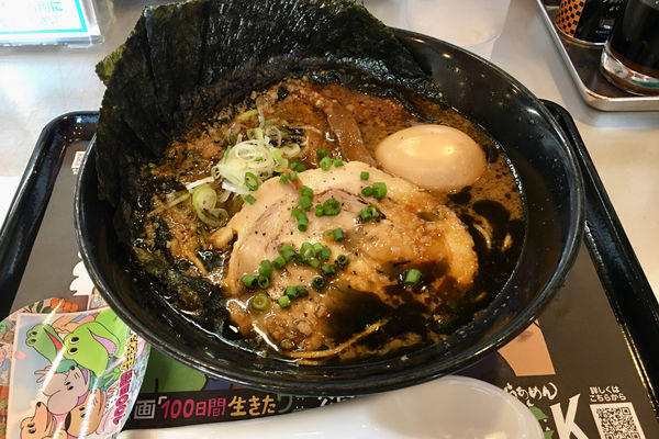 「【期間限定】嵐げんこつらあめんBLACK 750円」@らあめん花月嵐 西原町店の写真