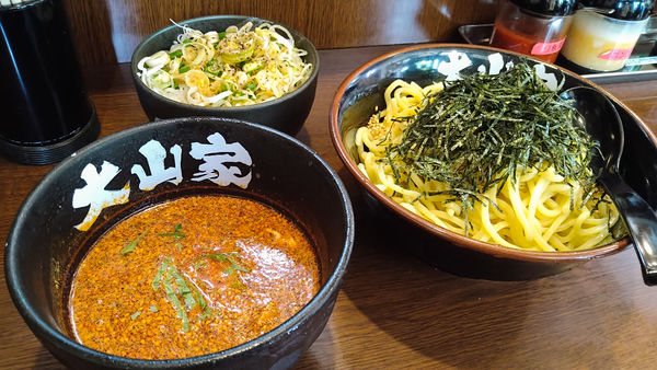 「限定/ピリ辛冷やし胡麻つけ麺+大盛り+ネギめし」@ラーメン 大山家 昭島店の写真
