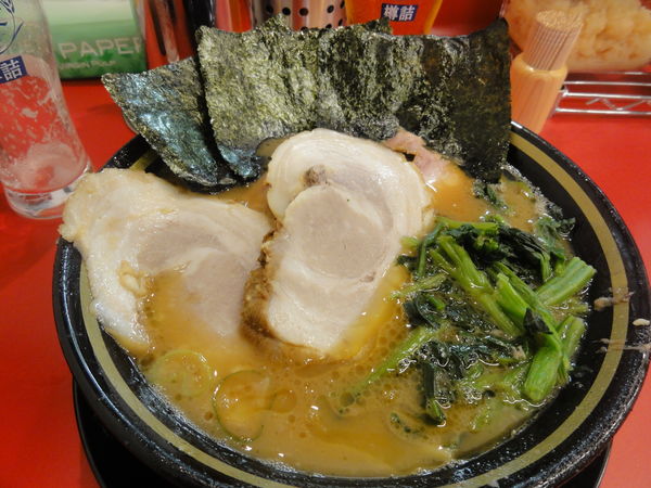 「ラーメン700円バラ2枚金麦200円✗2」@IEKEI_TOKYO 王道家直系の写真