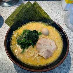 らーめん+ライス+餃子 ￥780+￥120+￥0(LINEクーポ