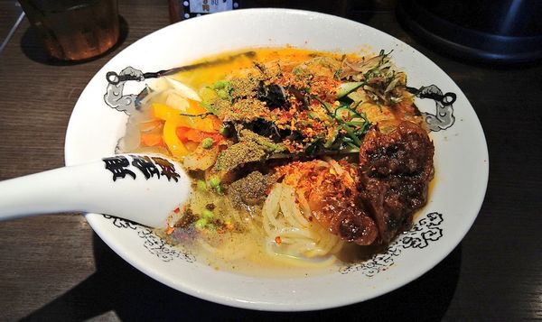 「【期間限定】冷しカラシビカニ干しらー麺(カラ増し・シビ増し)」@カラシビ味噌らー麺・つけ麺 神田本店の写真