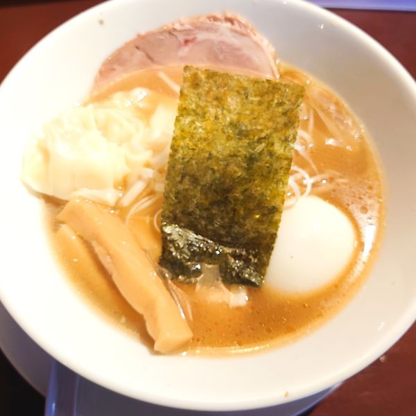 「特製ラーメン　醤油（細麺）　980円」@麺屋 麻左香の写真