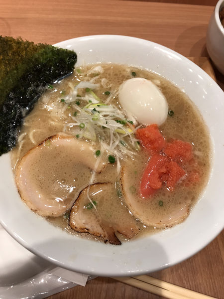 「[ラーメン海鳴] 特製魚介豚骨ラーメン＋海鳴丼」@ラーメンWalkerキッチンの写真