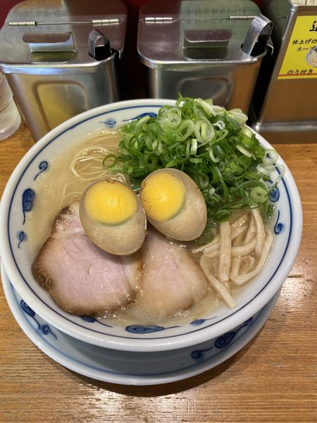 「ねぎ玉らあめん(こってり、かため)」@らあめん 渋英の写真