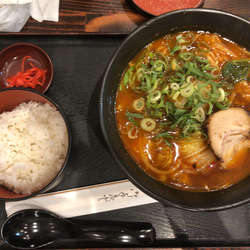 旨辛だしラーメン(8月31日閉店予定)