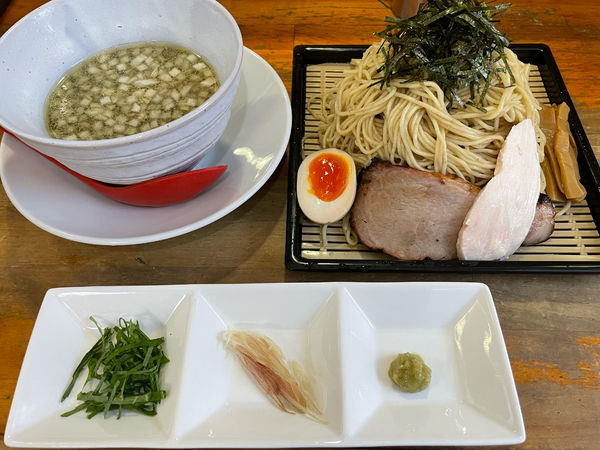 「【限定】ニボざる冷やし2021　900円、大盛り100円」@麺屋 むじゃきの写真