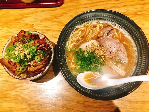 「【白丸】濃厚地鶏中華そば+チャーシュー丼」@麺屋 他力の写真