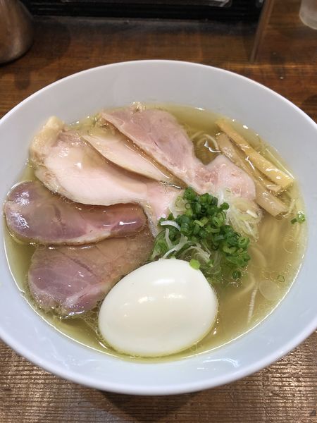 「しお全部のせ1150円」@町田汁場 しおらーめん 進化の写真