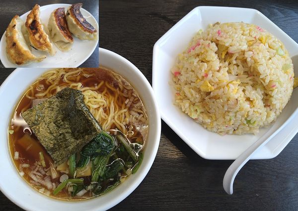 「チャーハンとミニラーメン ￥1000」@南京亭 川越店の写真