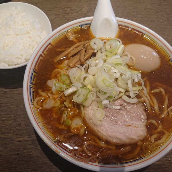「カレー中華780円、味玉100円、半ライス50円」@丸中華そばの写真