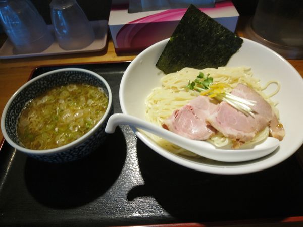 「煮干しつけそば塩 並」@中華そば専門 めんやいただきの写真