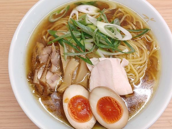 「塩ラーメン（中盛・味玉入り）」@笠岡らーめん TAKETONBOの写真