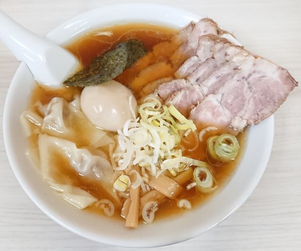 「ワンタンチャーシューメン＋味玉」@寺カフェ 中華そば水加美の写真