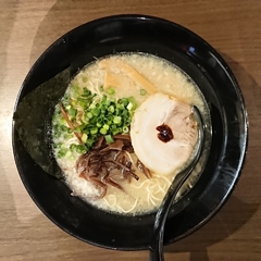 釜炊きとんこつ 品川製麺所 新宿2丁目店の画像