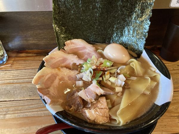 「特製すごい煮干しラーメン中盛り」@すごい煮干ラーメン凪 新宿ゴールデン街店 本館の写真