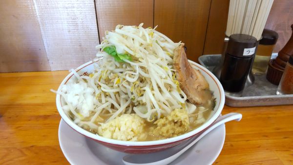 「ラーメン300g+ヤサイ+ニンニク+玉ねぎ+生姜」@らーめん いち大の写真