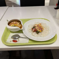 ポパイカレー 910円＋ベーコン 200円＋３ホット 20円