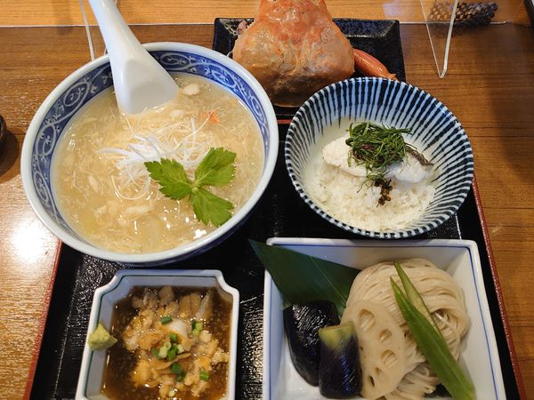 「うみのそば 夏」@寿製麺よしかわ 川越店の写真