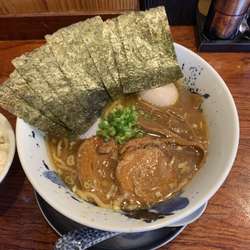 三とん(醤油少しこってり)+味玉+パリパリ海苔+