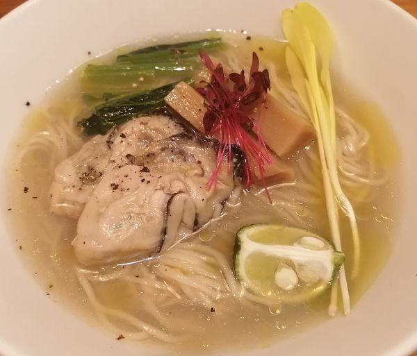 「（期間限定）牡蠣の冷やしそば¥1000」@麺堂にしき 新宿歌舞伎町店の写真