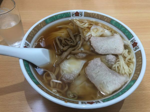 「ワンタン麺」@新京亭の写真