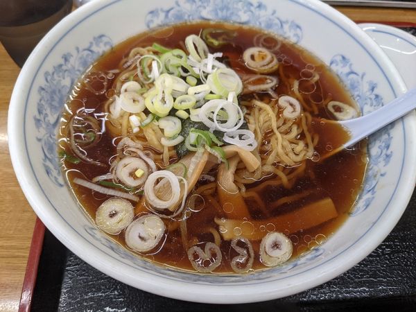 「手もみラーメン餃子セット580円」@福しん 新宿小滝橋店の写真