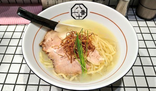 「【期間限定】冷やし塩そば(中太手もみ麺)」@81番の写真