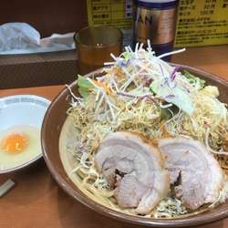 大ラーメン(冷やし、麺増し、ニンニクヤサイ)