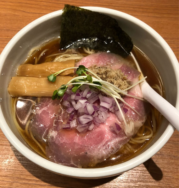 「炭火焼鯵煮干そば:830円＋替玉:100円」@煮干中華そば 鈴蘭 新宿店の写真