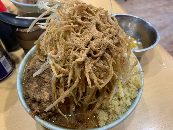 「HOTシークァーサー ニンニクマシマシヤサイアブラ生姜葱和風B」@ラーメン二郎 八王子野猿街道店2の写真