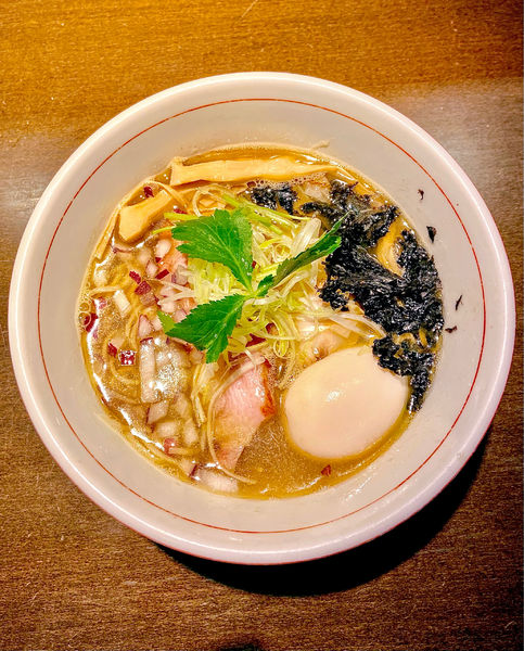 「豊深煮干しそば + 味玉」@麺や 虎徹の写真