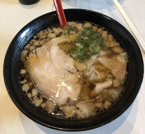 「尾道ラーメン！ワンタン追加。」@東珍康の写真