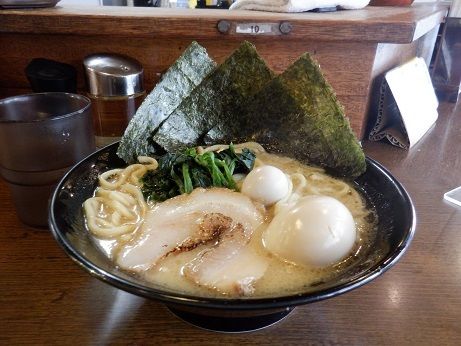 「ラーメン（並）」@濃厚豚骨ラーメン 濱虎家の写真