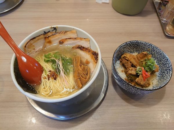 「塩+チャーシュー+煮豚丼」@麺屋 燕の写真