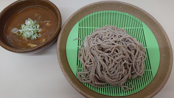 「冷カレーつけ汁(そば) 420円」@立食い そば処 JR北千住駅1番線ホーム店の写真