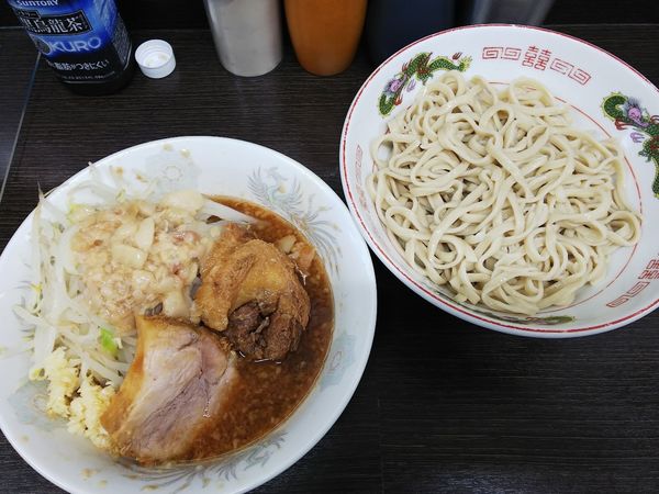 「ラーメン＋つけ麺＋梅味　800＋100＋100円」@ラーメン二郎 川越店の写真