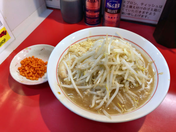 「ラーメン 麺120g ニンニク・ショウガ・カラアゲ別皿で 7」@千里眼の写真