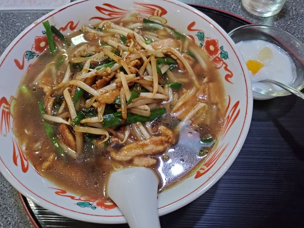 「韮菜湯面・玉葱抜き」@美山飯店 新館の写真