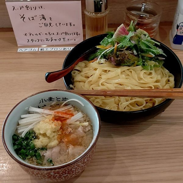 「背脂生姜醤油(大盛)」@小麦と肉 桃の木の写真