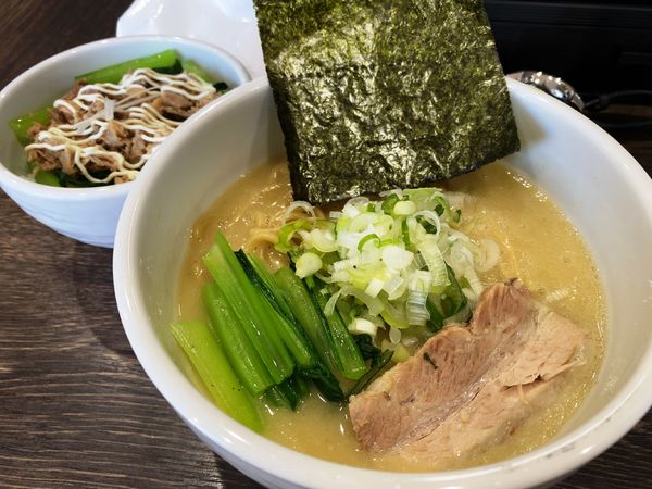 「鶏そば＋チャーシュー丼」@オタクが作るラーメンは異世界でも通用するらしい。の写真