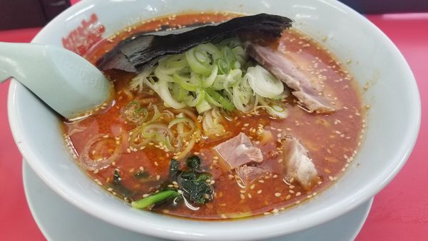 「辛味噌ラーメン　激辛　コロチャートッピング」@山岡家 松本店の写真