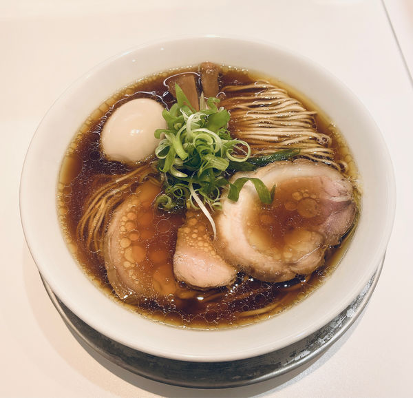 「醤油ラーメン+味玉（1060円）」@上方レインボーの写真