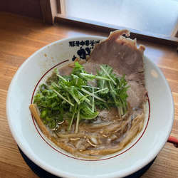 豚骨と魚介のWスープ（780円）