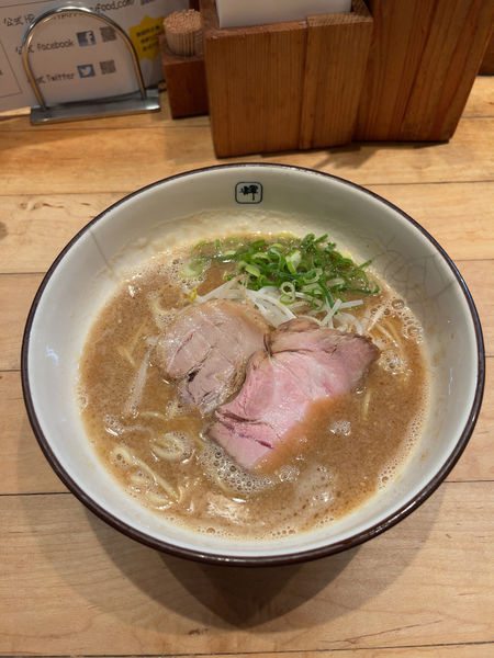 「ラーメン(750円)」@麺や 輝 大阪本店の写真