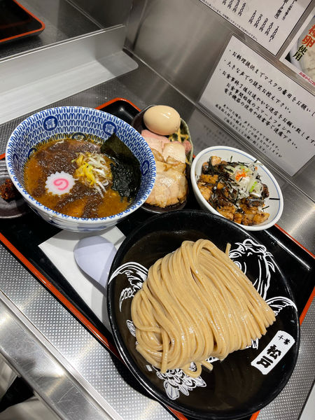 「つけ麺小（特製全部盛り）＋チャーシューご飯」@松戸富田麺絆の写真